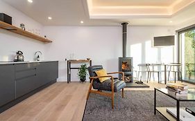 Balone Garden Cottage - Wood Burner